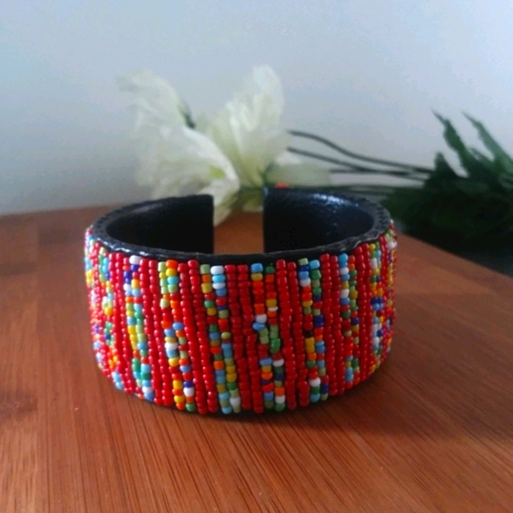 1PC Beautiful Kenyan Beaded Leather Bracelet - Picture 4 of 5